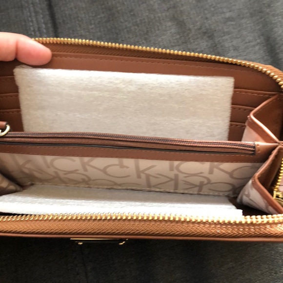 Calvin Klein handbag - Picture 2 of 3